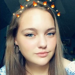 Meet your Posher, Abigail